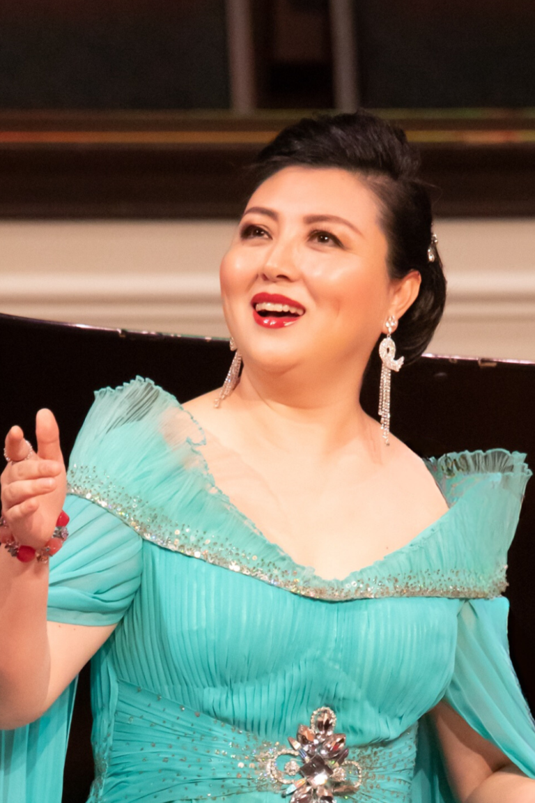 Dr. Yixuan Han performance photo